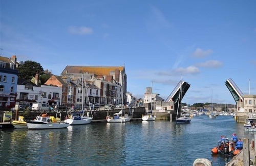 Weymouth Cottage | OCEAN SWELL, family friendly, with a garden in Weymouth