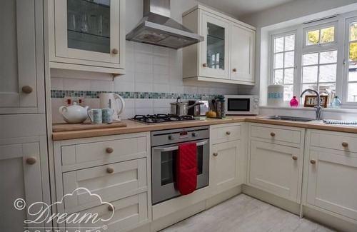 Weymouth Cottage | Ocean Swell