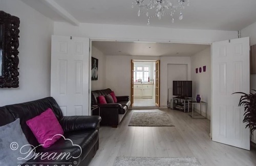 Weymouth Cottage | Ocean Swell