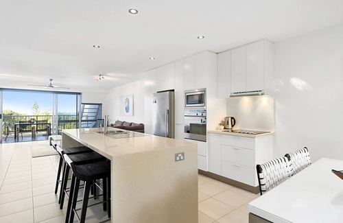 Sunshine Beach Apartment | Ocean Terraces - Split Level Apartment At The Beach - Ocean Views, Rooftop Terrace - 3 bed, 2 bath