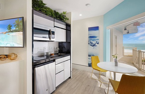 East Fort Lauderdale Hotel | Ocean Treasure Beachside Suites