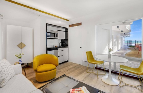 East Fort Lauderdale Hotel | Ocean Treasure Beachside Suites