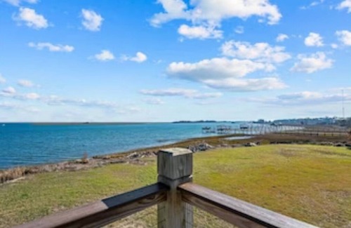 Myrtle Grove House | OCEAN VIBES ON THE INTRACOASTAL