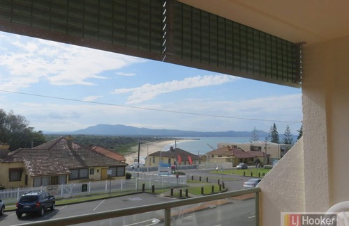 South West Rocks Apartment | OCEAN VIEW 2 - AIRCONDITIONED & VIEWS AND EASY WALKING DISTANCE