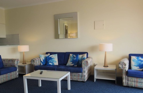 South West Rocks Apartment | OCEAN VIEW 2 - AIRCONDITIONED & VIEWS AND EASY WALKING DISTANCE