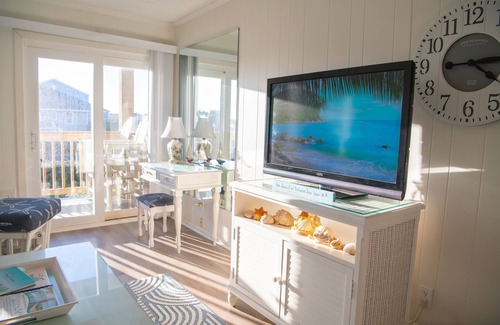 Ash Condo | Ocean View, 2 Bedroom, 2 Bath with direct beach access and pool