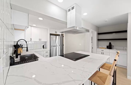 Bay Park Apartment | Ocean View 2-bedroom Luxury apartment with AC in San Diego