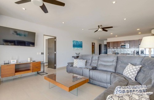 Libertad Apartment | Ocean View, 2 Infinity Pools, Pedregal, Walkable