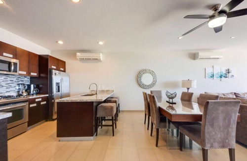 Libertad Apartment | Ocean View, 2 Infinity Pools, Pedregal, Walkable