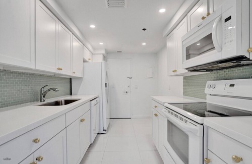 Mid Beach Apartment | Ocean View 2BD Penthouse /Beach Service/PH-6