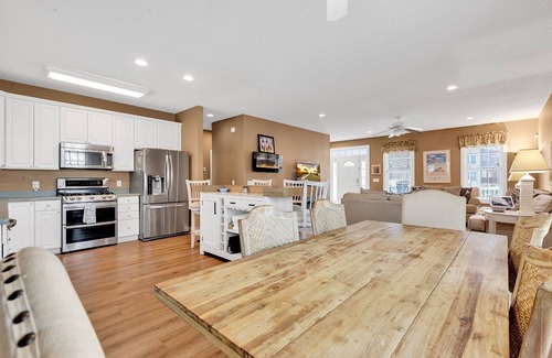 Cherry Grove Beach Cottage | Ocean View 4BR Private Home with Pool at 2901 Nixon Street. Sleeps 12