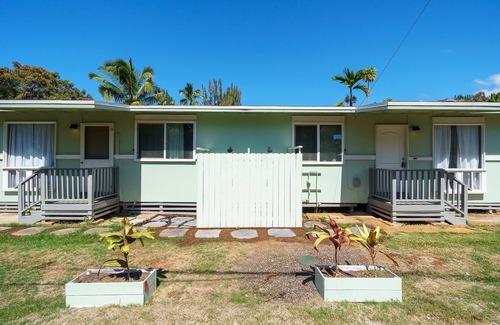 Waialee House | Ocean View and across the street from OCEAN!
