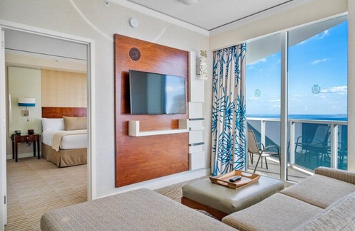 Sunny Isles Beach Hotel | Ocean View Apartment w/Kitchen in Luxury Beach Resort