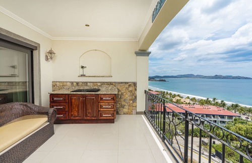 Playa Flamingo Condo | Ocean view at its best at a walk from the beach!