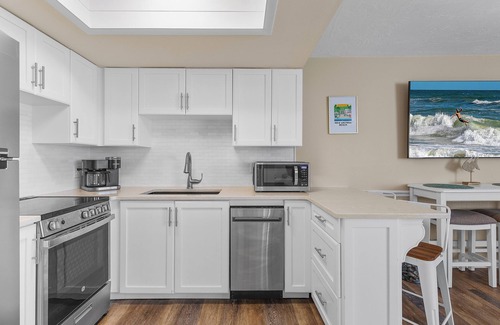 New Smyrna Beach Condo | ☀️ Ocean View - Beach Vibes - Coastal Waters 308 ☀️