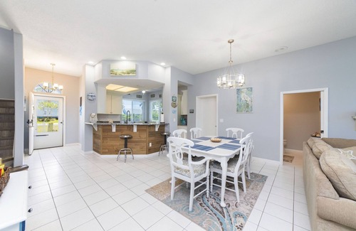 Palm Coast House | Ocean view beach house ,2 minutes walk to the beach. Pet friendly, game room