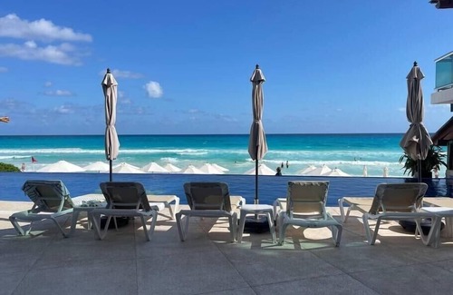 Punta Cancun Apartment | Ocean view, Beachclub, Restaurant, 2 Pools, 5 Ppl