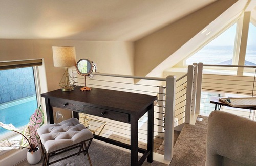 Yachats House | Ocean View! Charming Home with Loft, Sleeps 6! Dog Friendly!