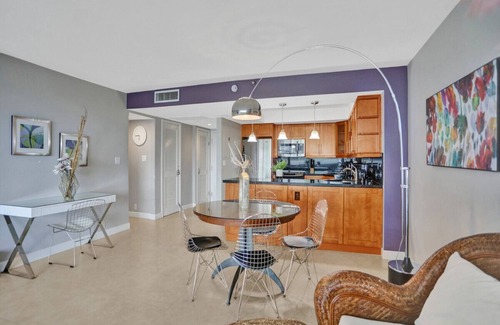 La Gorce Apartment | Ocean View Condo/Beach Service & Pool/618