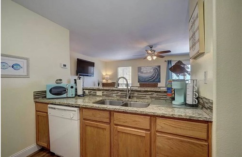 Corpus Christi Condo | Ocean view Condo with Balcony 5 mins Walk to Beach