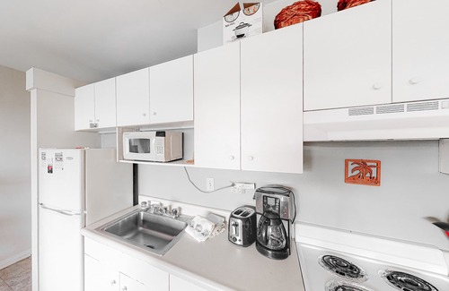 Maunaloa Apartment | Ocean View Condo w/Lanai, WiFi, Shared Pool/Grills - Steps to Kepuhi Beach