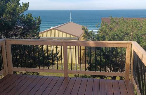 Beverly Beach House | Ocean View Family & Couple Getaway