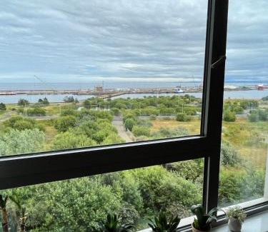 Newhaven Apartment | Ocean view flat with cozy vibes