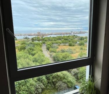 Newhaven Apartment | Ocean view flat with cozy vibes