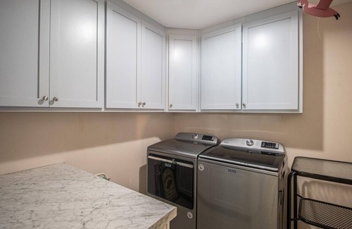 Biloxi Condo | Ocean view from every room!