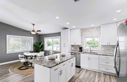 St. Petersburg House | Ocean view from the Balcony ! Close to downtown and beaches