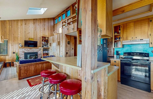 Sea Ranch House | Ocean-View Getaway w/Shared Pools, Tennis & Saunas - Two Dogs Welcome