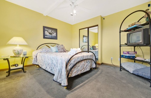Salmon Creek House | Ocean view home with private sauna, fireplace, balcony & W/D - walk to beach