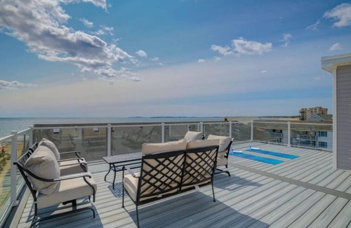 Ocean Park Apartment | Ocean View Luxury Condo with Rooftop Lounge