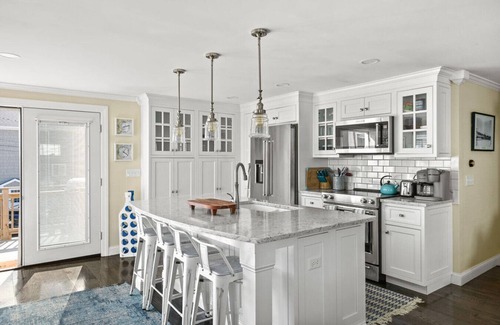 Old Orchard Beach Condo | Ocean View! - Luxury Condo with Beach Access