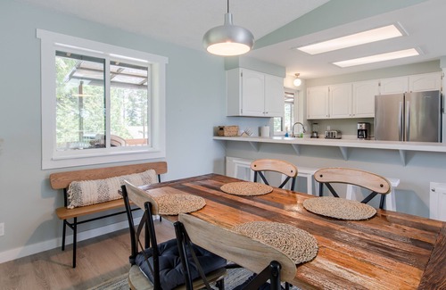 Neahkahnie Beach House | Ocean View Manzanita home - walk to beach and town!