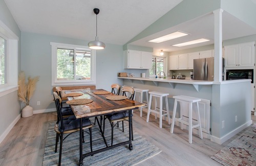 Neahkahnie Beach House | Ocean View Manzanita home - walk to beach and town!