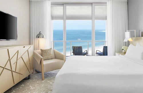 Marco Island Resort | Ocean View Marriott's Crystal Shores Resort 2-BDRM Villa Beachfront Marco Island