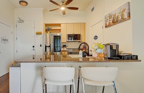 Downtown Long Beach Condo | Ocean View Oasis next to Beach and Convention Center with free parking
