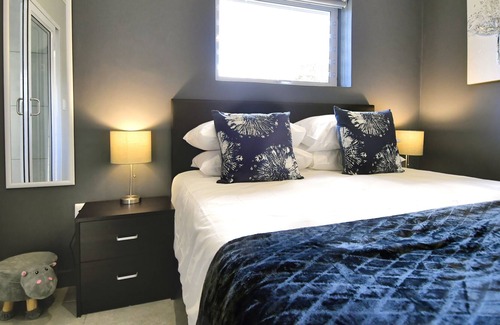 Pringle Bay Apartment | Ocean View Penthouse at 82 Steps to the Beach