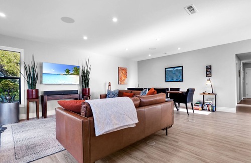 La Jolla Mesa House | OCEAN VIEW/Pool/Gourmet Kitchen/Outdoor Oasis near La Jolla! Sleeps 7 People!