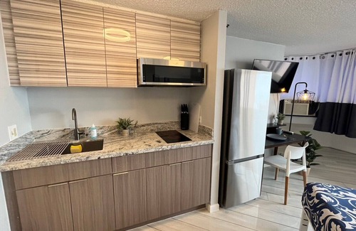 Waikiki Cabin | Ocean View private studio 5min from Ala Moana