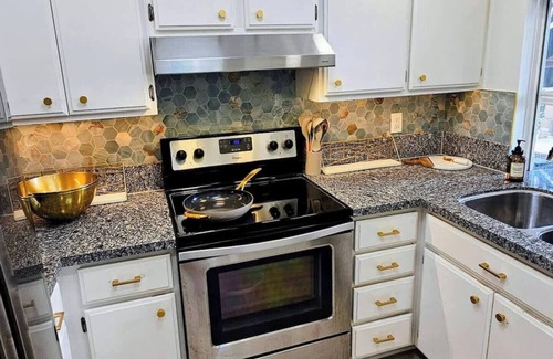 San Onofre Condo | Ocean View, Sand, Waves & Wonder 4 Guests Luxury Resort Experence