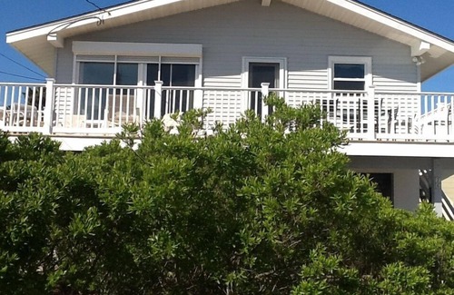 Avalon House | OCEAN VIEW, STEPS FROM THE BEACH