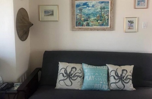 Capitola Apartment | Ocean view studio in Capitola Village - Location!