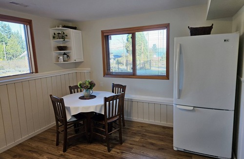 Courtenay Apartment | Ocean View Suite in Courtenay