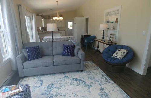 Clinton House | OCEAN VIEW - SUNSET VIEW - BEACH ACCESS - SCREEN ROOM
