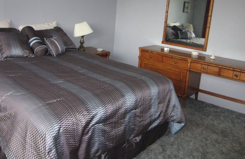 Crofton House | Ocean-view Vacation home, South-central Vancouver Island. Explore! Play! Relax!