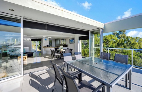 Hamilton Island Apartment | Ocean View Villa -01