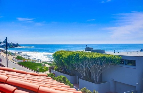 Beach Barber Tract Villa | Ocean View Villa * 2 Levels * Rooftop Sun Deck