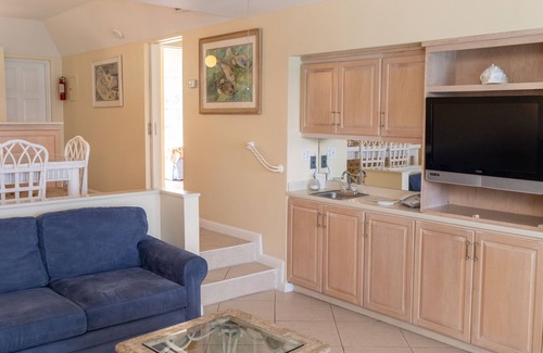 Paradise Island Villa | Ocean View Villa at Beautiful White Sand Beach - Free Parking & Wifi by RedAwning